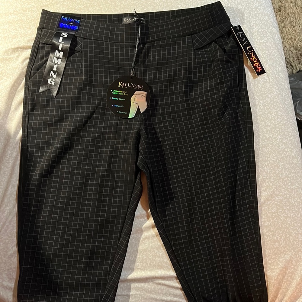 Kay Unger slimming black plaid dress pant